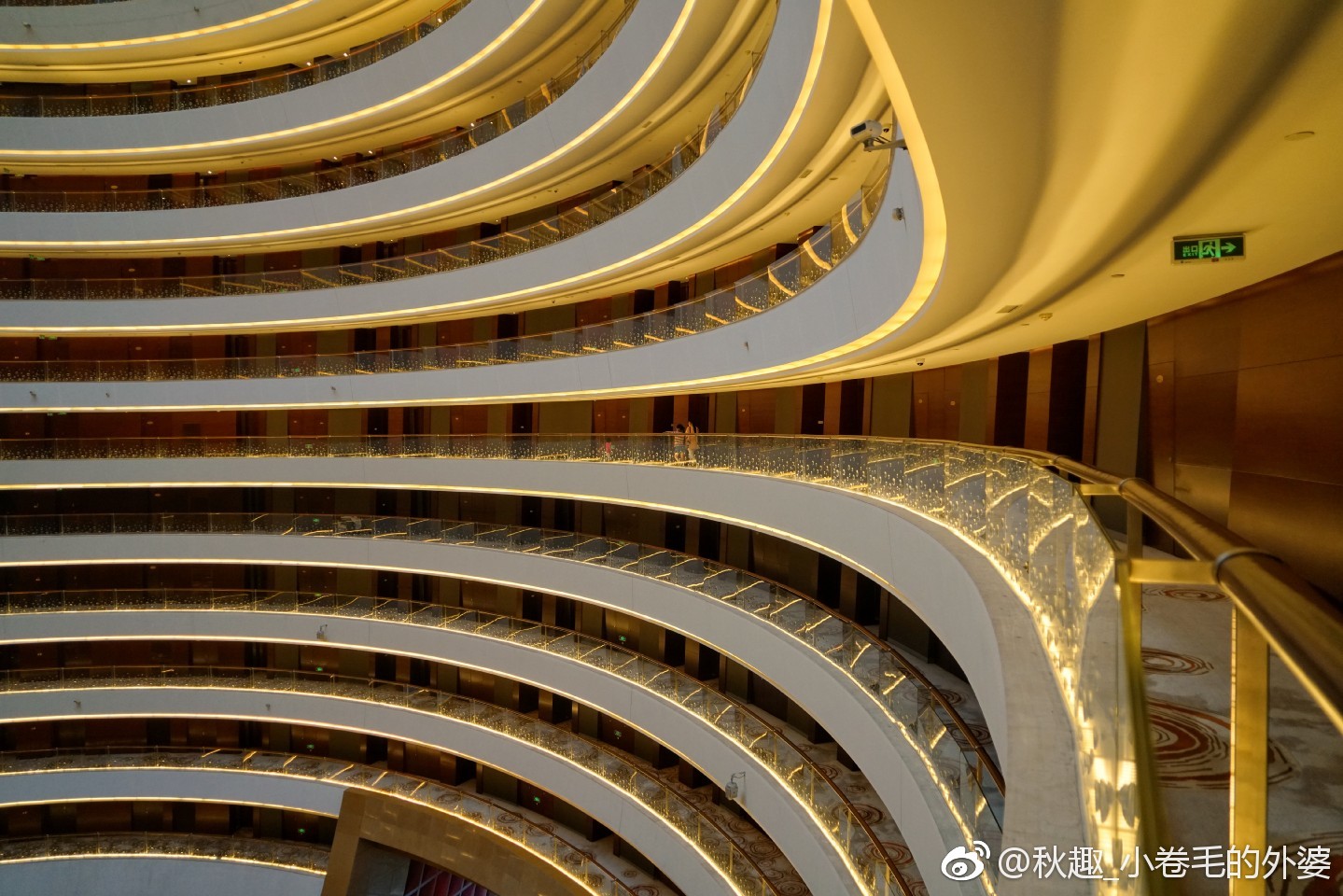 杭州的洲际酒店以其“大金球”的外观吸引了众多酒店控们的关注