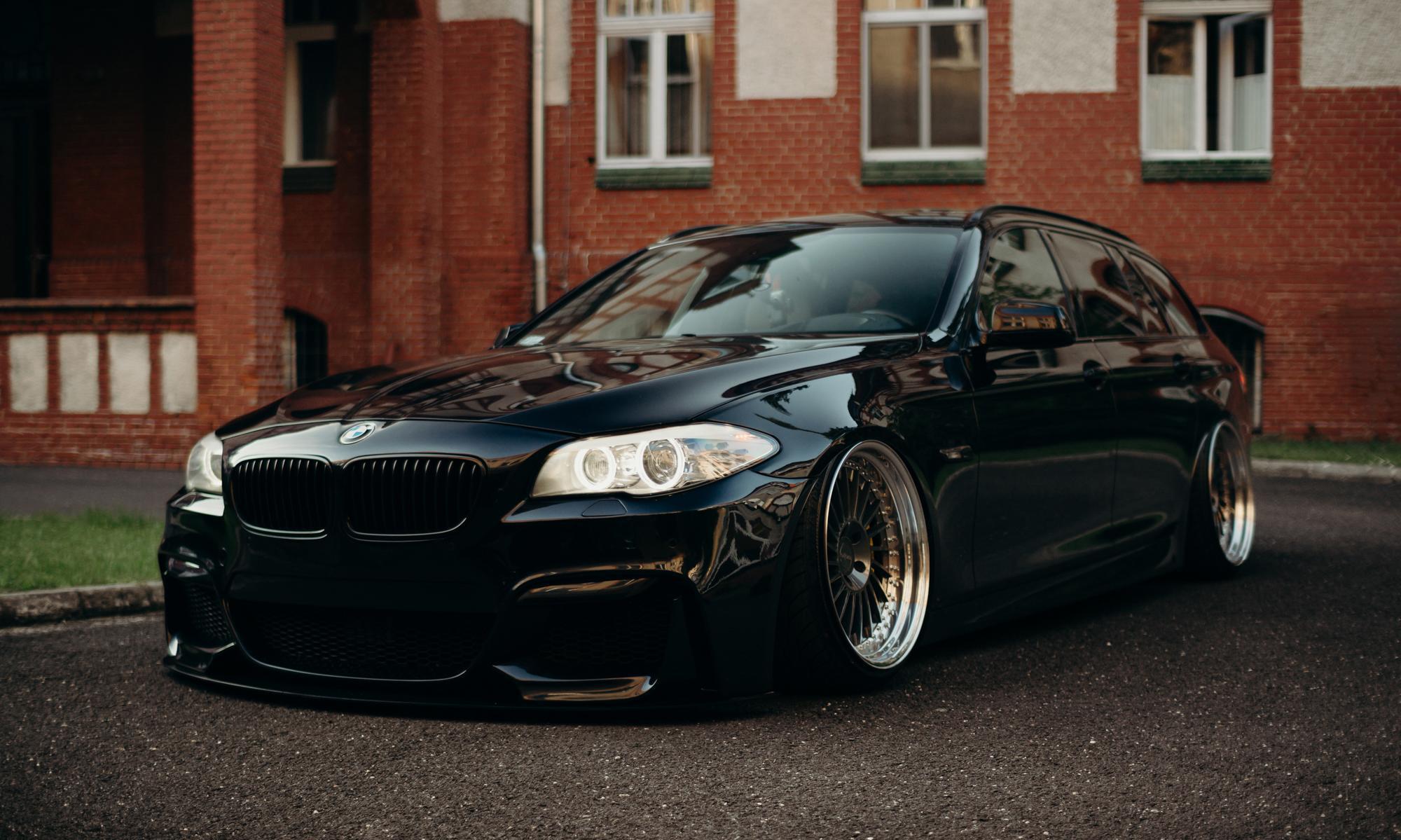 各位瓦罐情怀车迷赶紧看过来这辆低趴的宝马5系旅行版美翻了