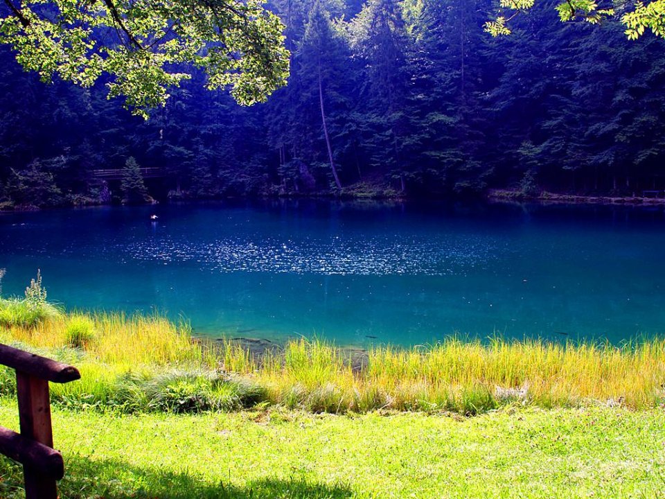 瑞士有个风景绝美的湖泊,游客看到大呼:呦,这不是九寨沟吗?