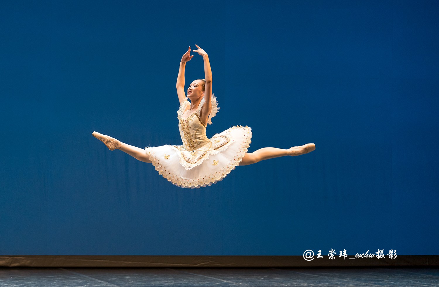 "第六届上海国际芭蕾舞"比赛8月6日复赛第二,三场