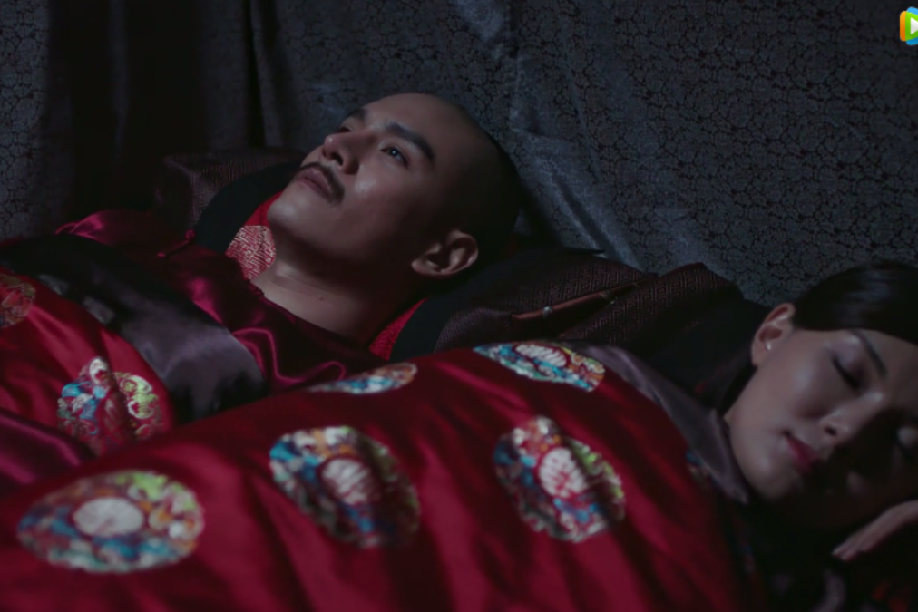 《如懿传》凌云彻新婚之夜抱鞋子想如懿,浮粉油腻新娘却成焦点