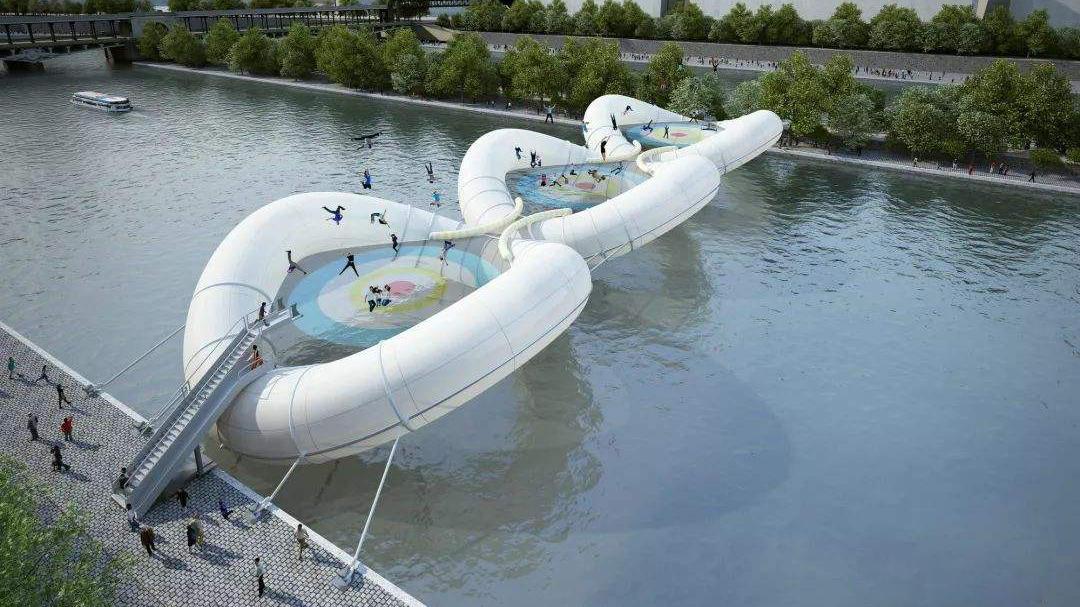 世界上最奇葩的桥,由三个蹦床组成,只能蹦蹦跳跳过河