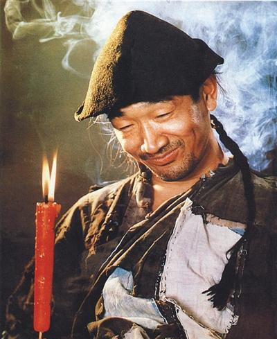 他总共上过六次春晚,小品《张三其人》.