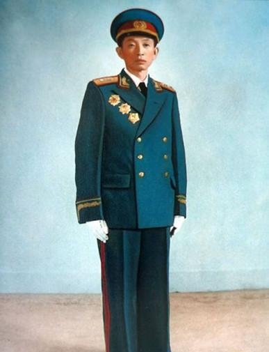 这位中将一举攻克孟良崮, 贺龙赞他可深交, 家中"三个半"人参军