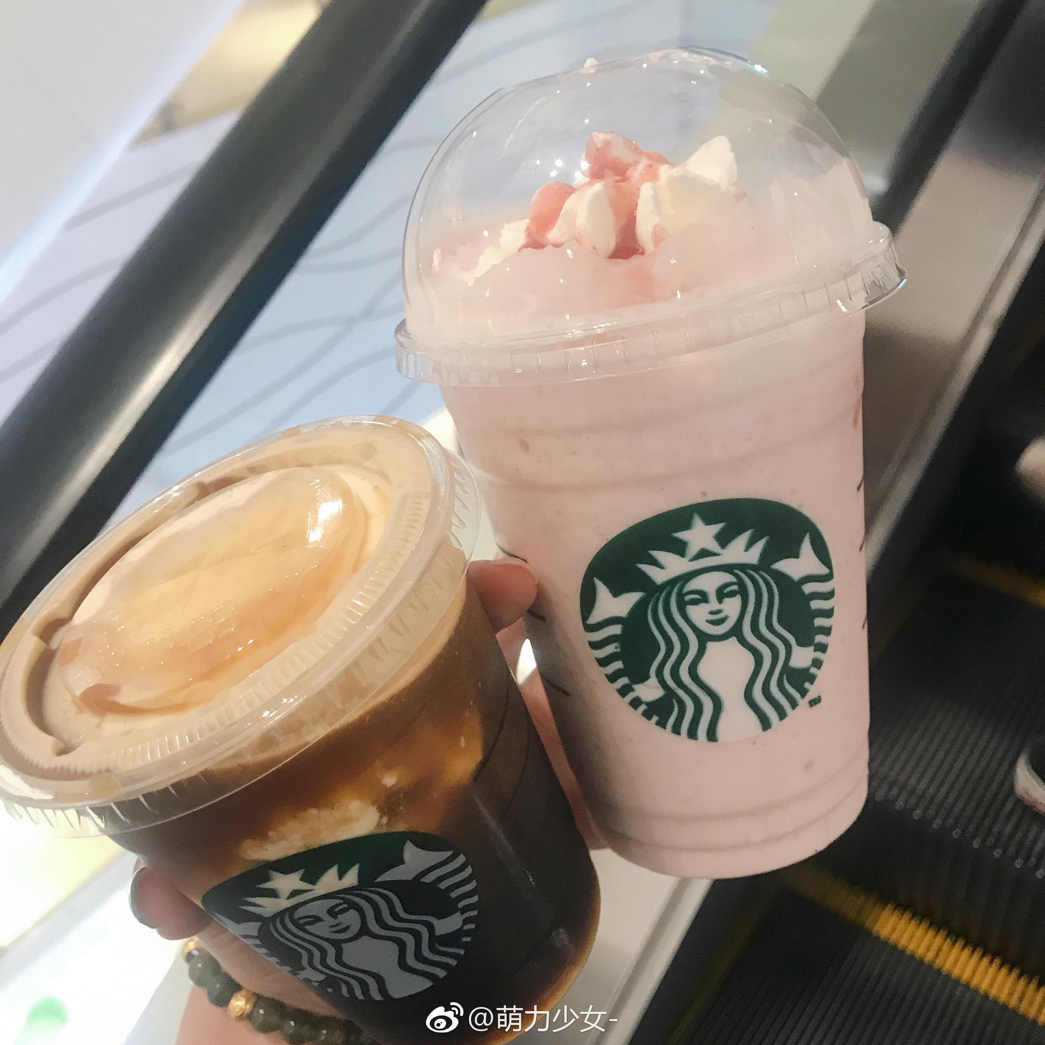 星巴克 拿在手上超粉红的感觉奶思好像今天就不售了