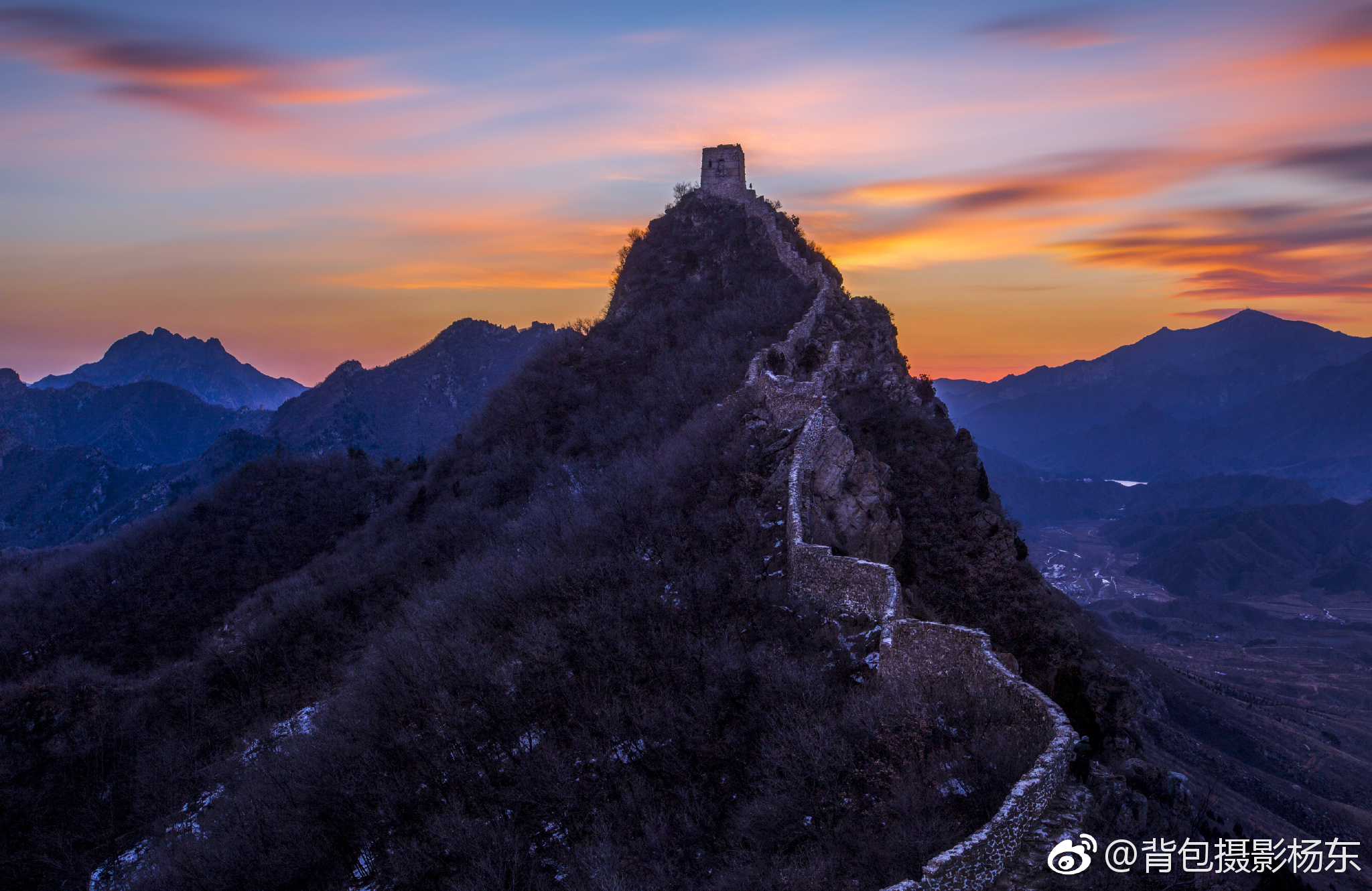 长城静静地坐落在华夏大地每走近它一次它就会馈赠你一次