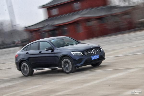 随时随地与众不同 试驾奔驰GLC 300 轿跑SUV