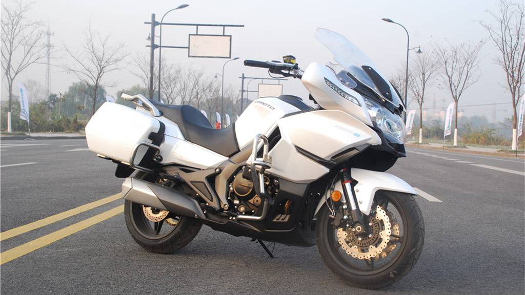 从长江750到八驱两栖全地形,这些军车让人着迷