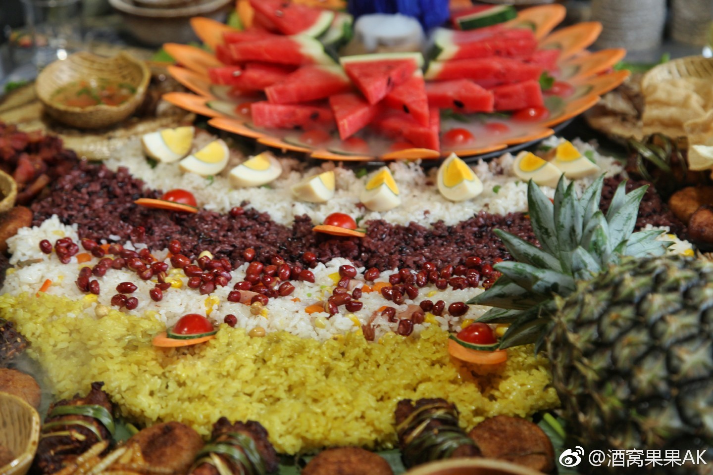 云南少数民族众多,饮食更是取齐自然,千变万化