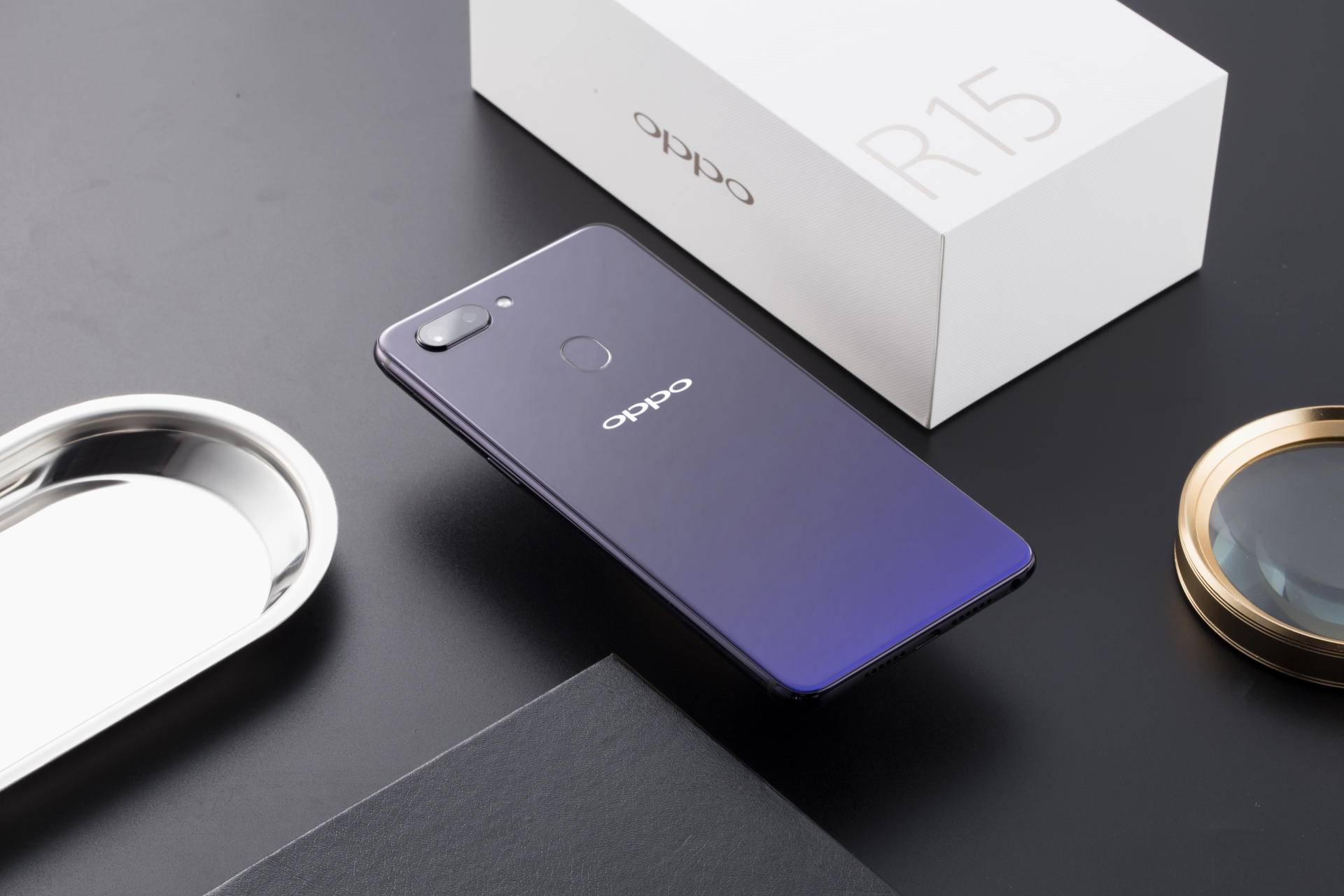 oppor15图赏全面屏与渐变美学相融