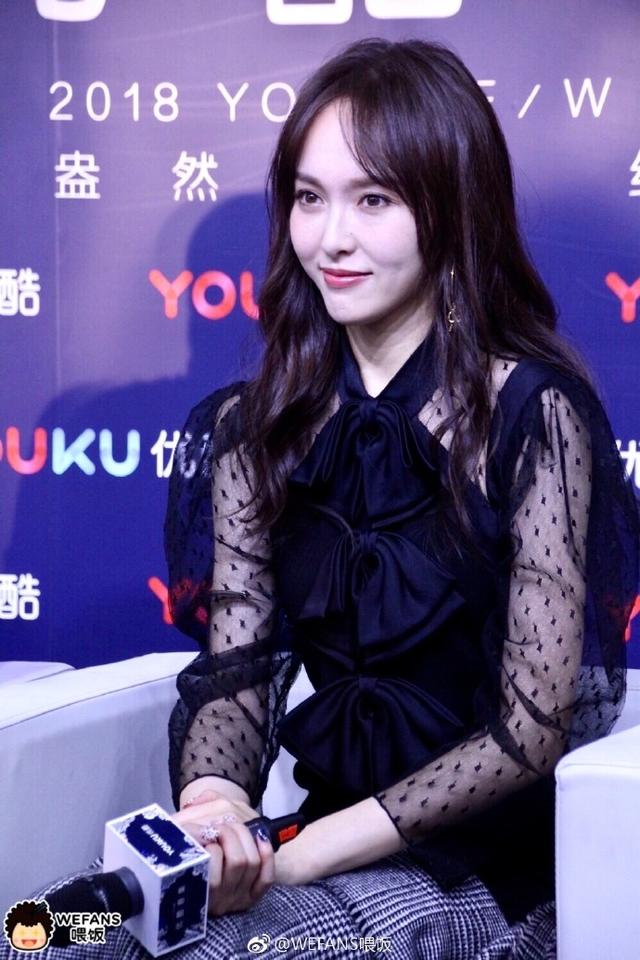 唐嫣罗晋合体出席发布会 归去来定档6.11,两人