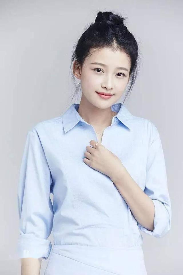 25岁的年纪结婚生子再次复出的她靠腿上热搜|孙怡|年纪|董子健_新浪