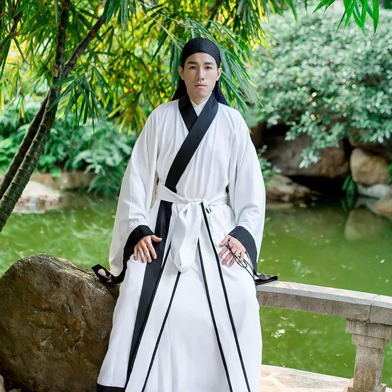 徐娇夏达穿上汉服美如画,仙女们要不要考虑一下?