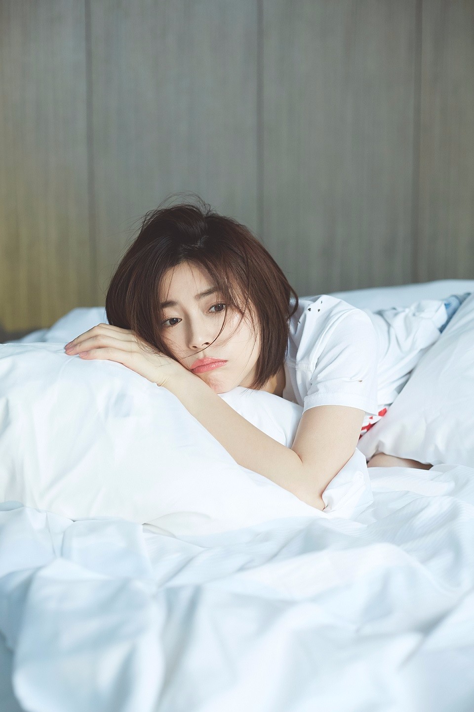 卢杉最新写真曝光 有氧女神清新灵动