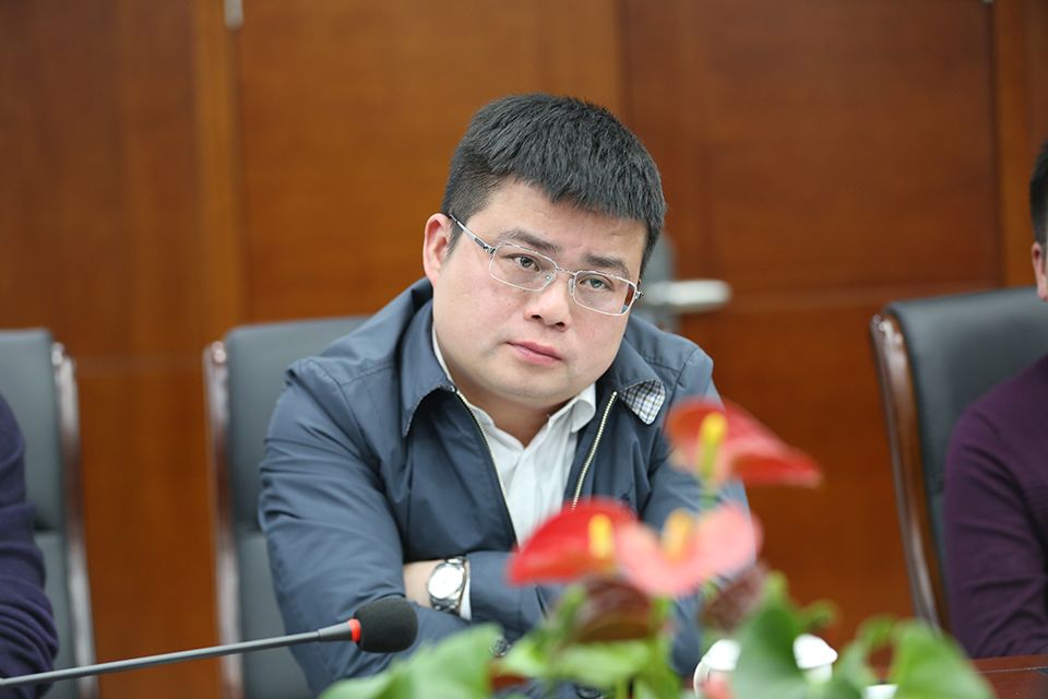 南县人民政府副县长罗立峰 罗县长在座谈会上指出,湖