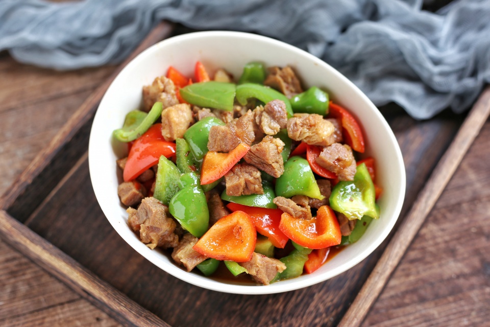 贵是贵了点,能强身健体,提高免疫力,要给家人多做|红椒|牛肉粒|青椒