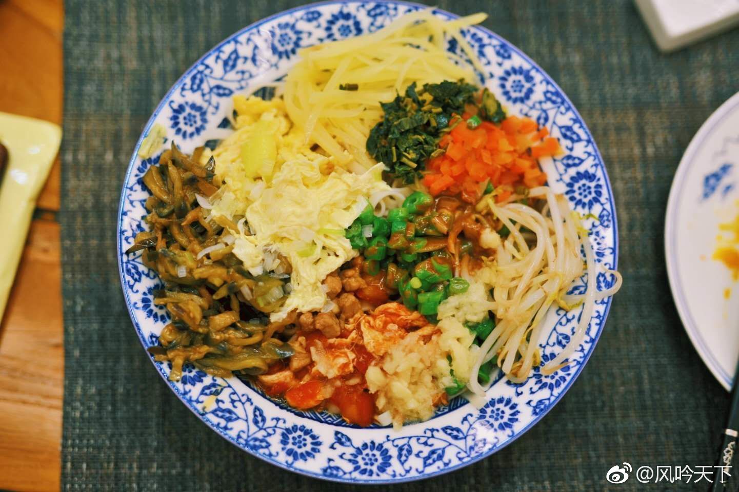 临清旅行,什香凉面不可错过,配上十几个小菜,半碗面半碗菜