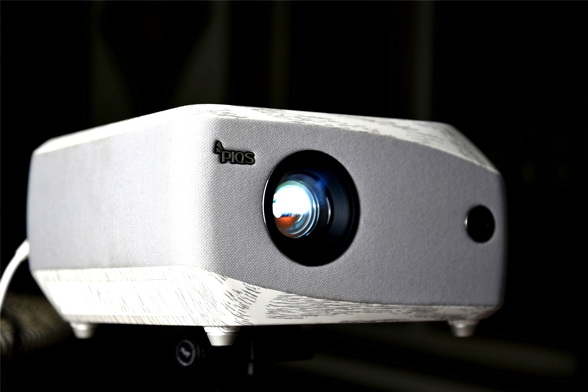 神画f1投影体验自由简单就应如此