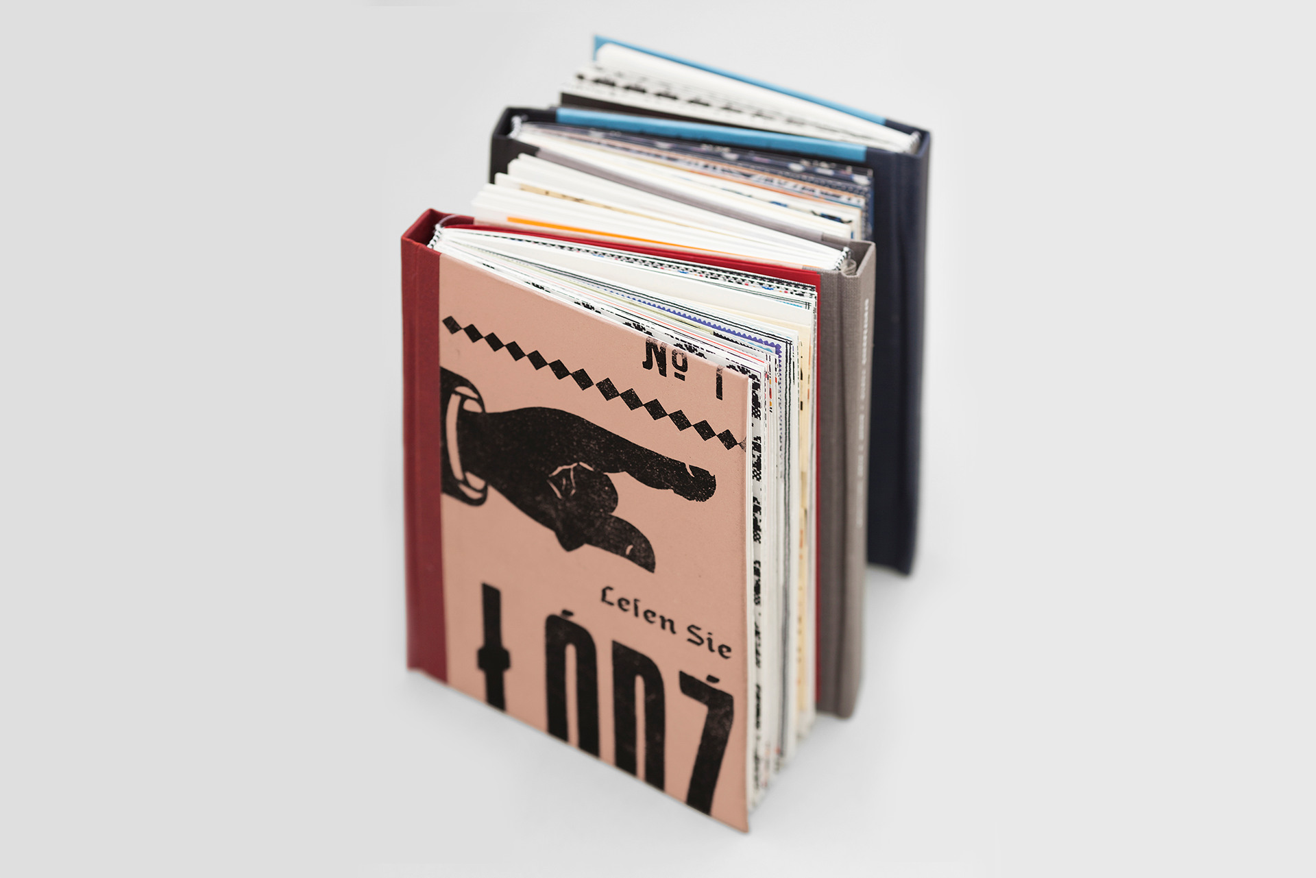 《一个奇怪的城市,罗兹及在1821-1939》概念书籍设计