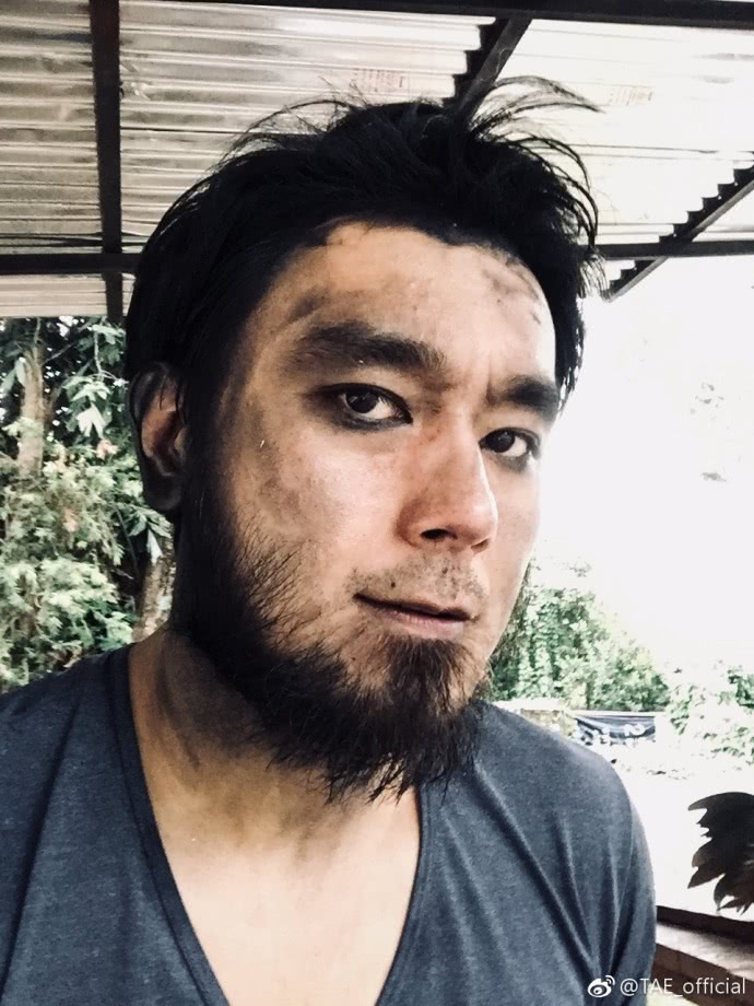 如今蓄起胡子气质大变颜值低到认不出,他曾是初代古装男神.