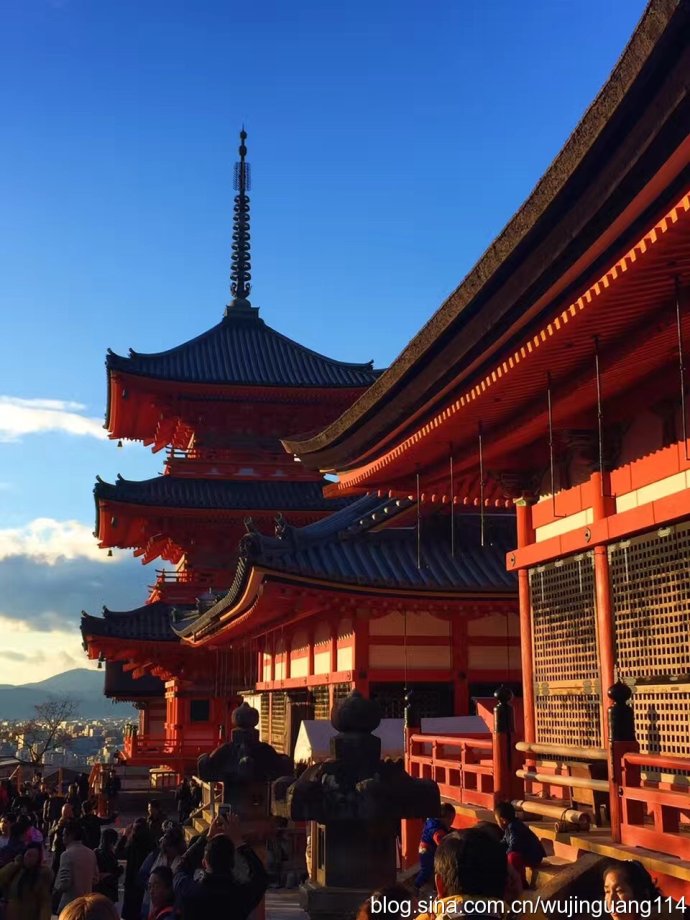 实拍:日本京都的红叶层林浸染(图)