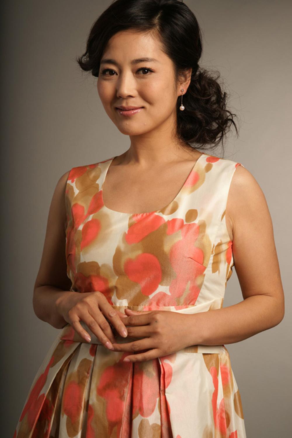 48岁影后为拍戏打掉胎儿, 现因疾病肥胖得让人认不出来