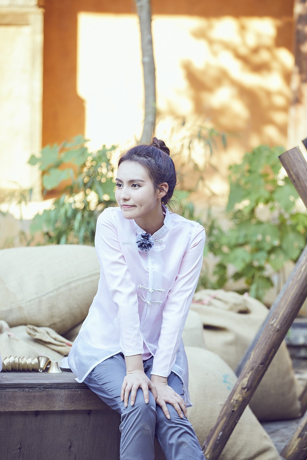 程潇"双马尾"造型呆萌,陈乔恩"哪吒头"尽显少女气质(图集)