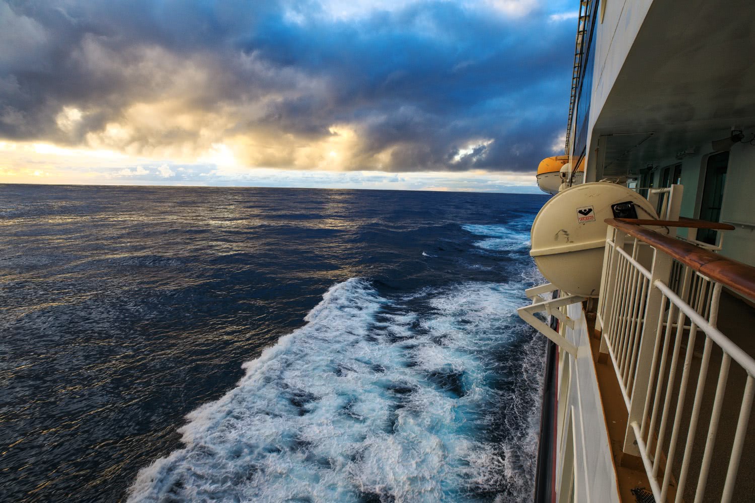 世界最宽最深的海峡,远不是台湾海峡所能比,被誉为"死亡走廊"