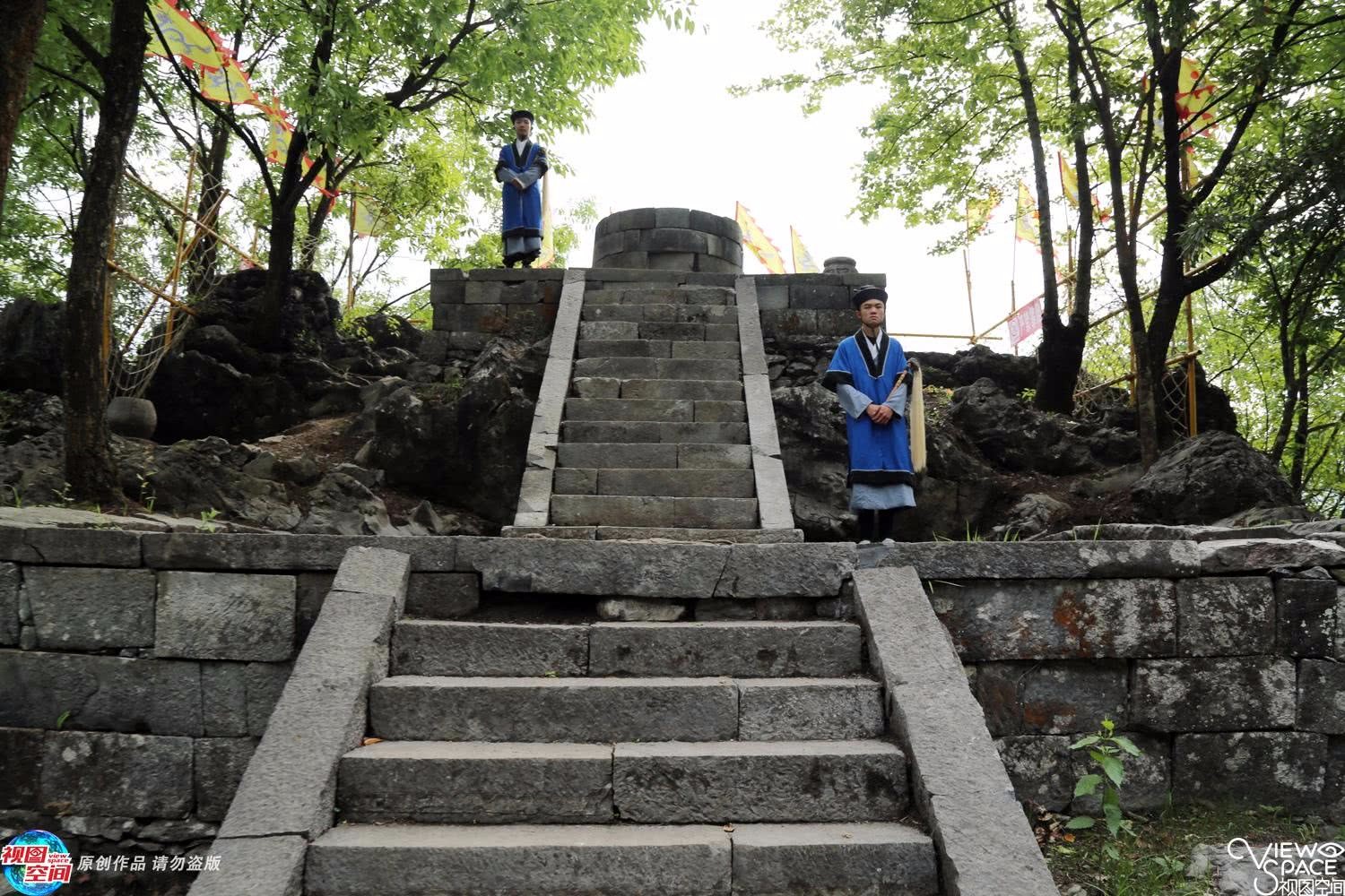 高山现400年前炼丹炉 万人参观|炼丹|炼丹炉|丹炉|炉山|遗址_新浪新闻