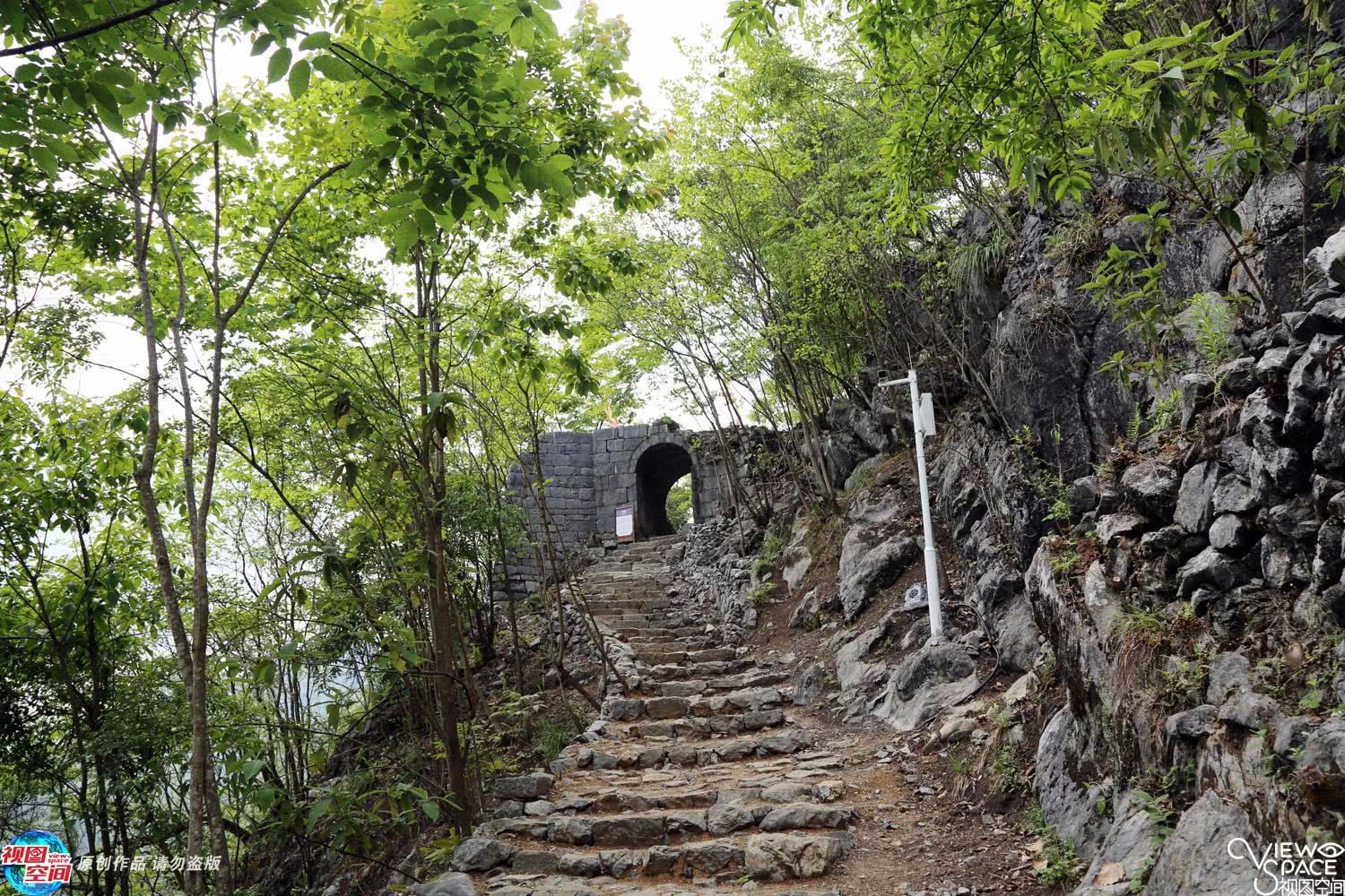 高山现400年前炼丹炉 万人参观|炼丹|炼丹炉|丹炉|炉山|遗址_新浪新闻