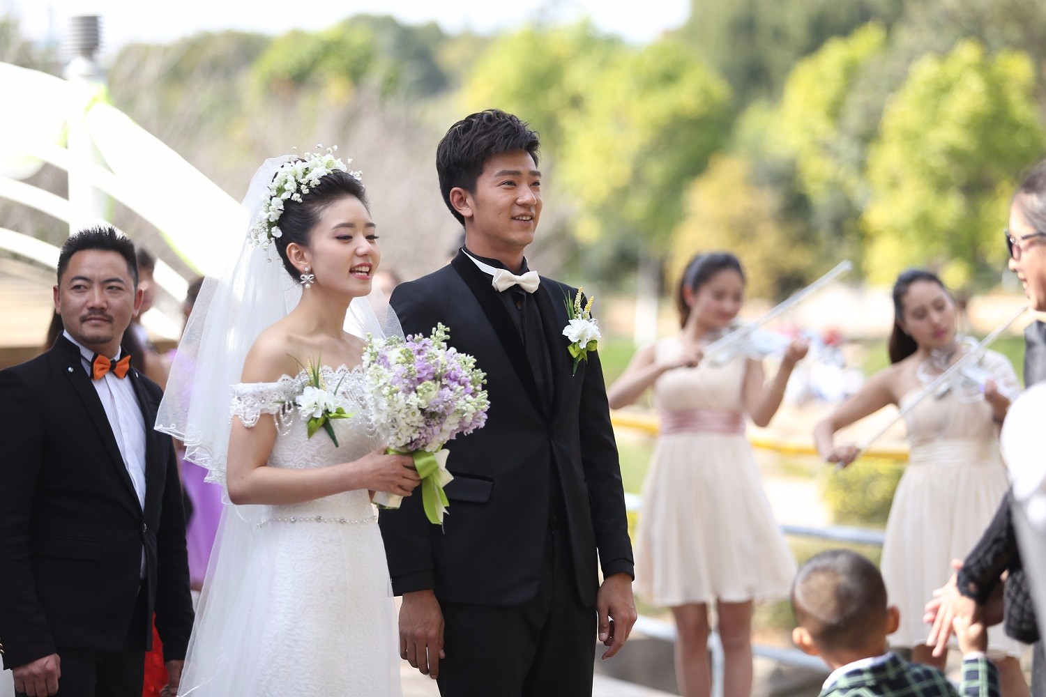 《拥抱星星的月亮》央视四轮播出 混世魔王李岷城再度上线