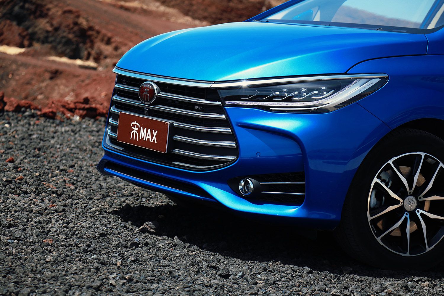 回头率媲美奥迪 价格却不到它一半 360度全方位鉴赏比亚迪宋max