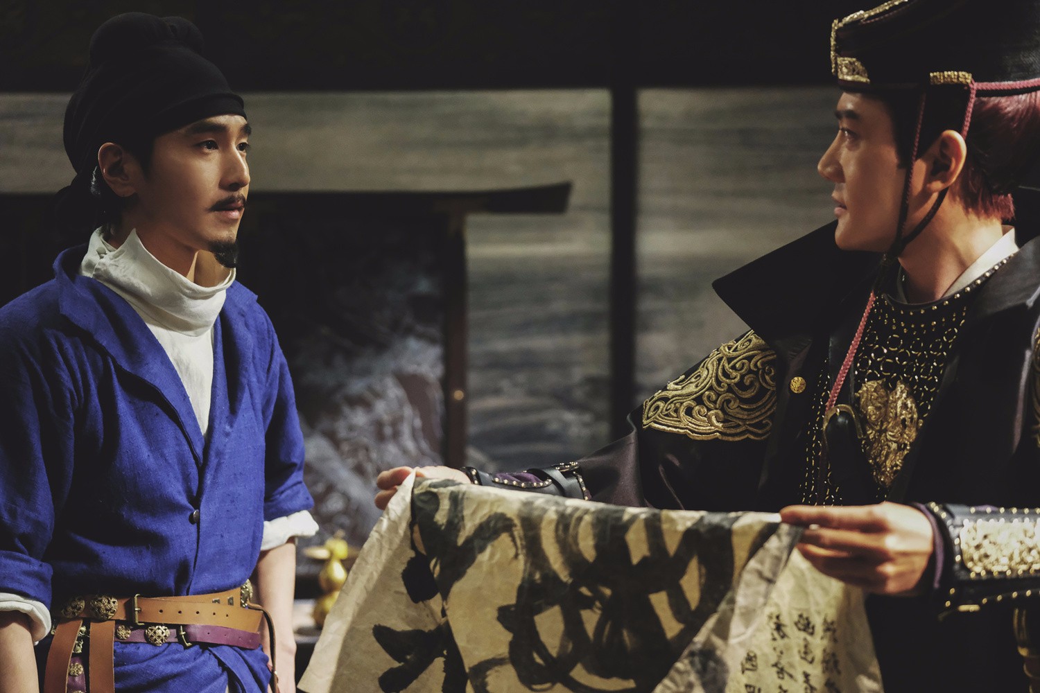 《狄仁杰》曝光人物关系剧照 冯绍峰赵又廷感情升温?