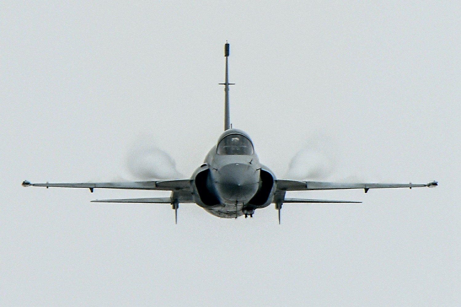 枭龙战机受到多国军方亲睐