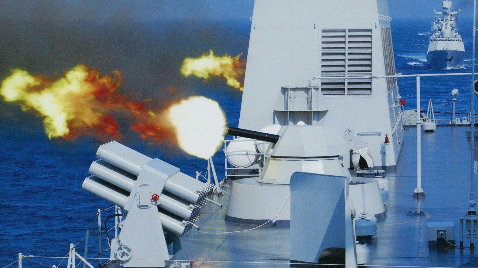 我国军舰上的这一武器有多凶悍《红海行动》拦截火箭弹都算小事