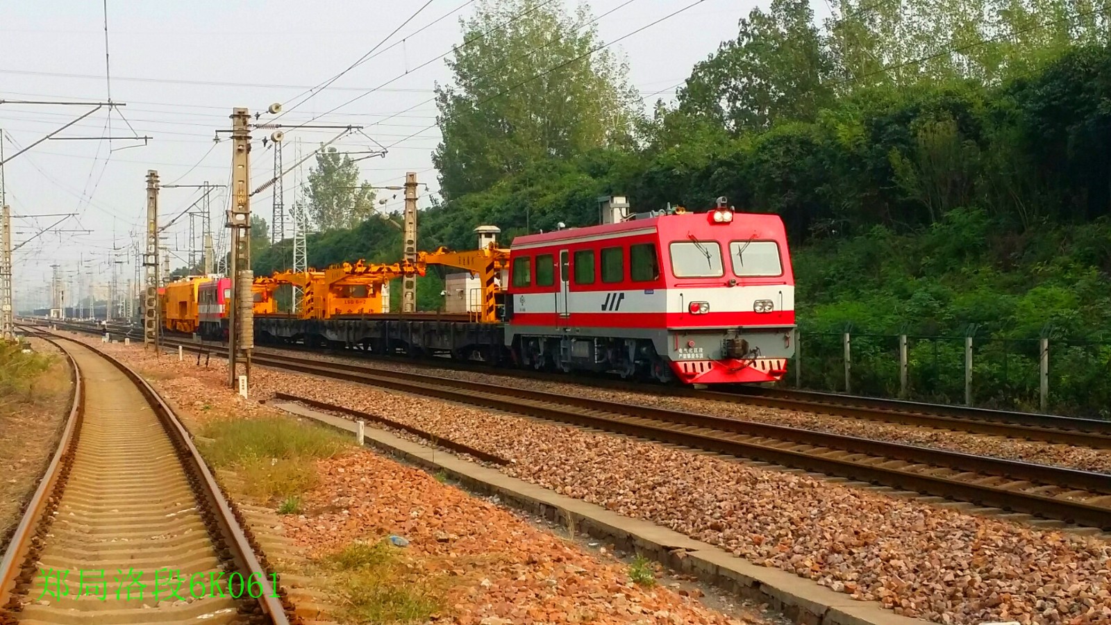 火车群媒郑局洛段6k061拍车图集__财经头条