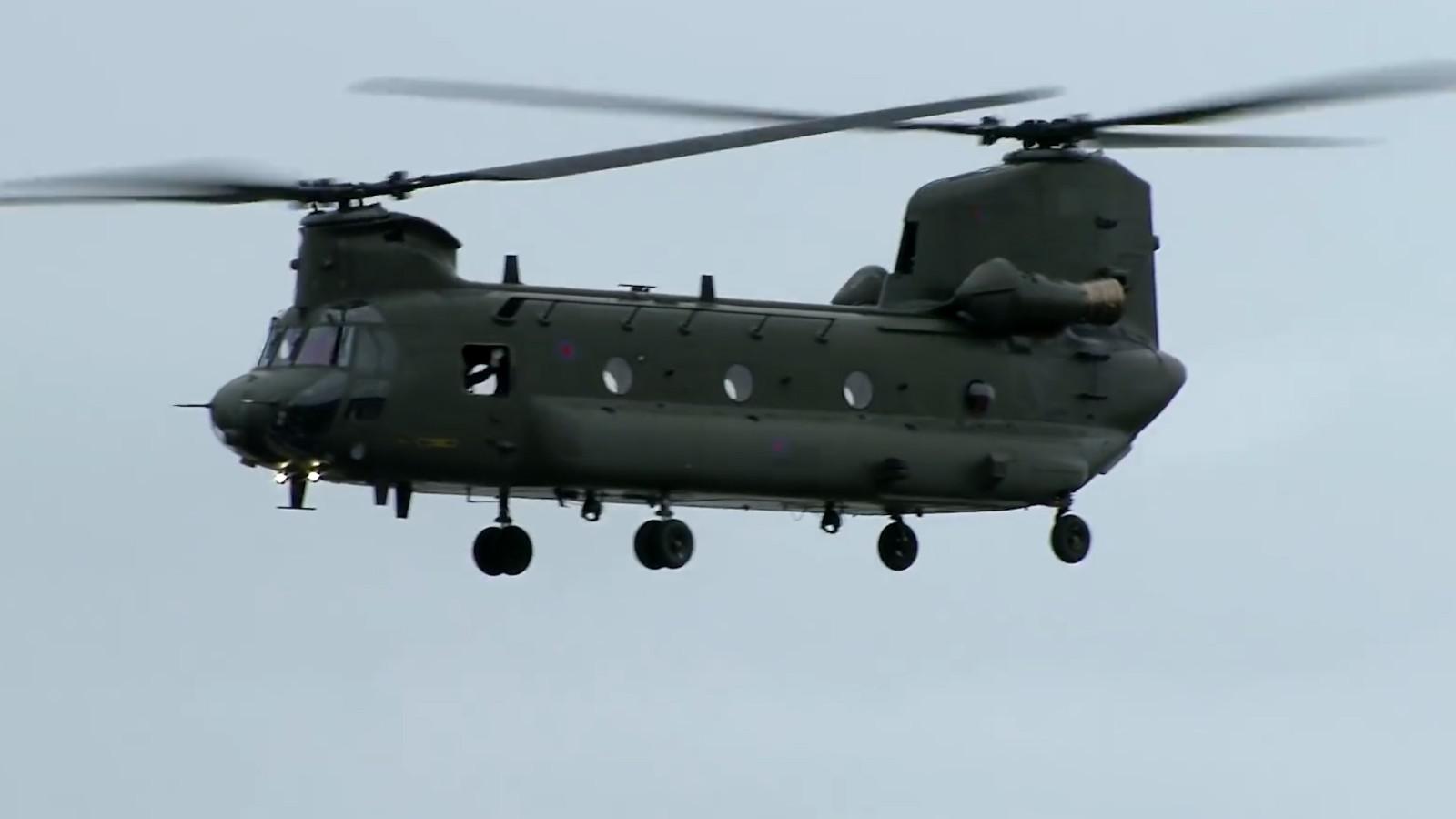 垂直起降的ch-47支奴干直升机,一架"会飞的空中列车"!