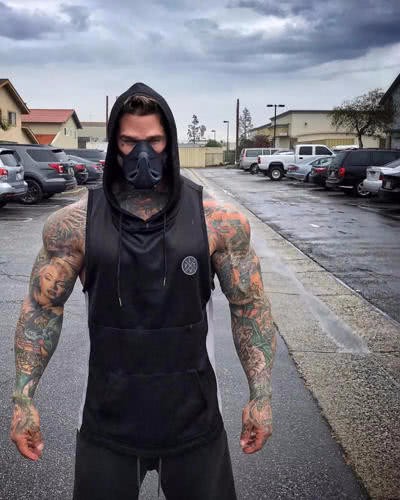 肌肉配纹身凶狠度瞬间提高这样的男神喜欢么