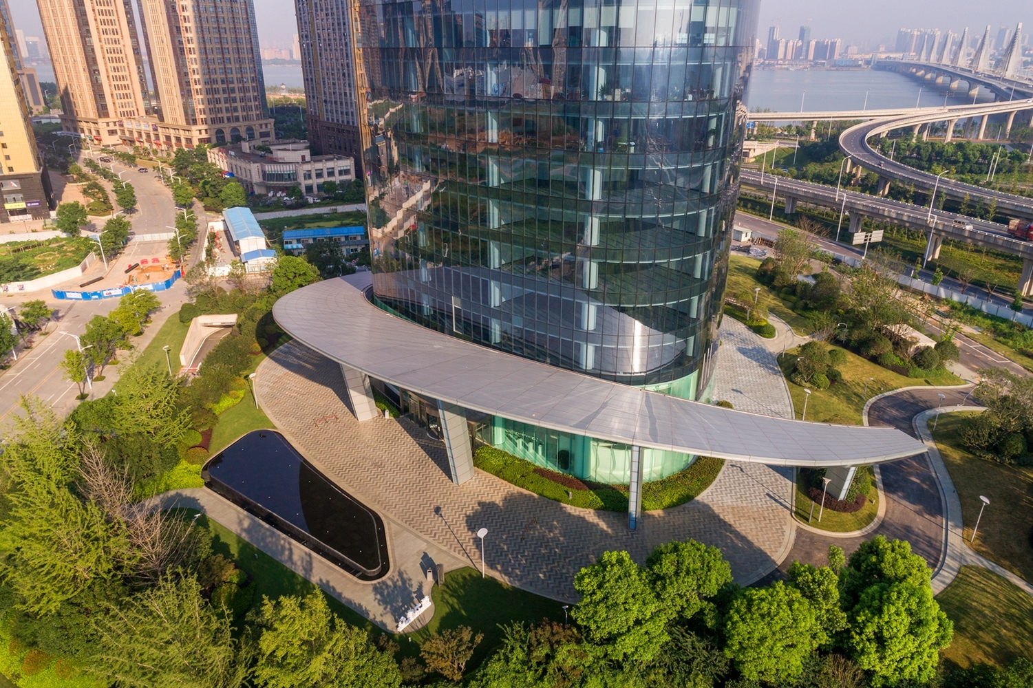 南昌新力中心位于中国江西南昌