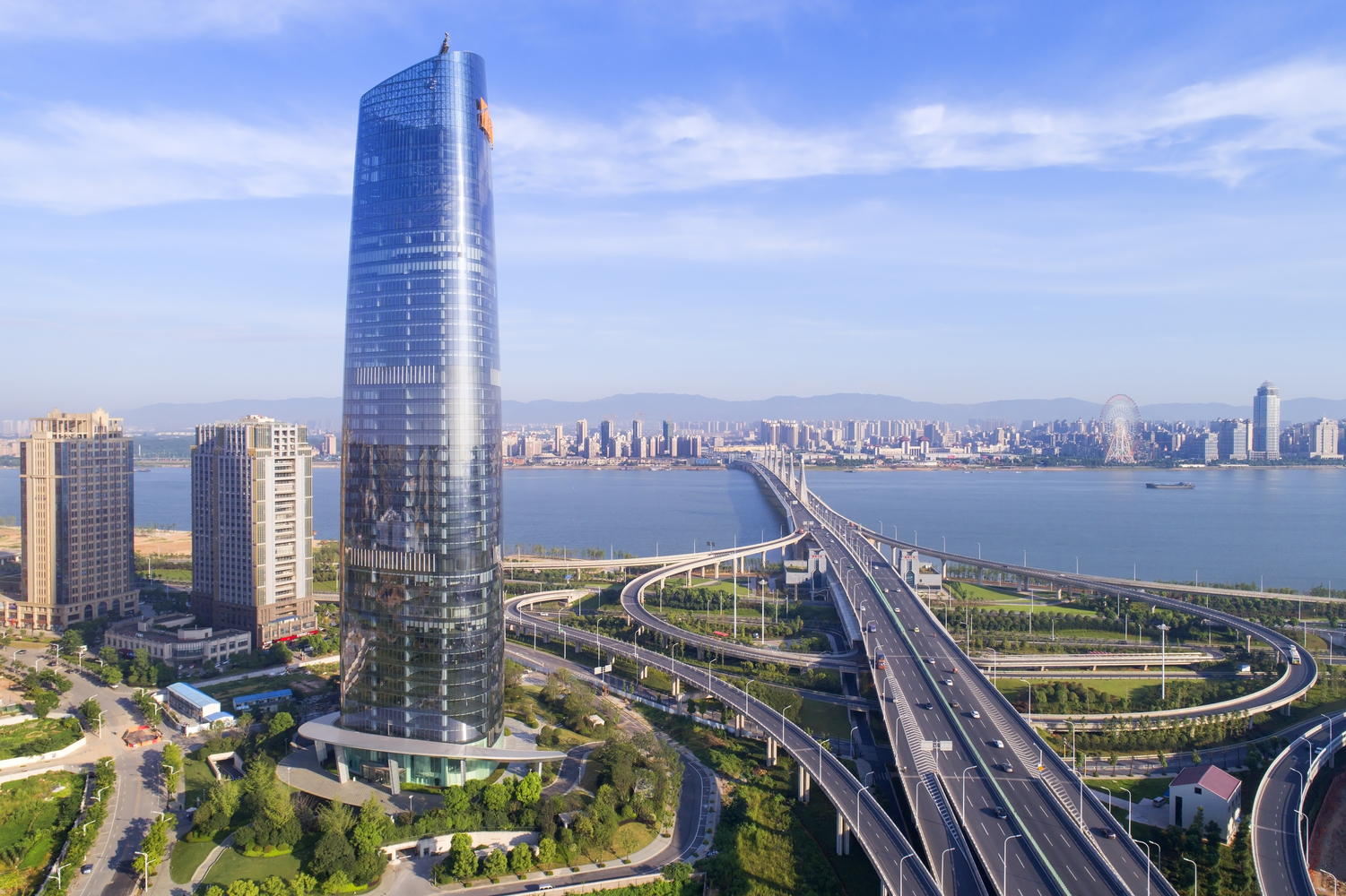 南昌新力中心位于中国江西南昌