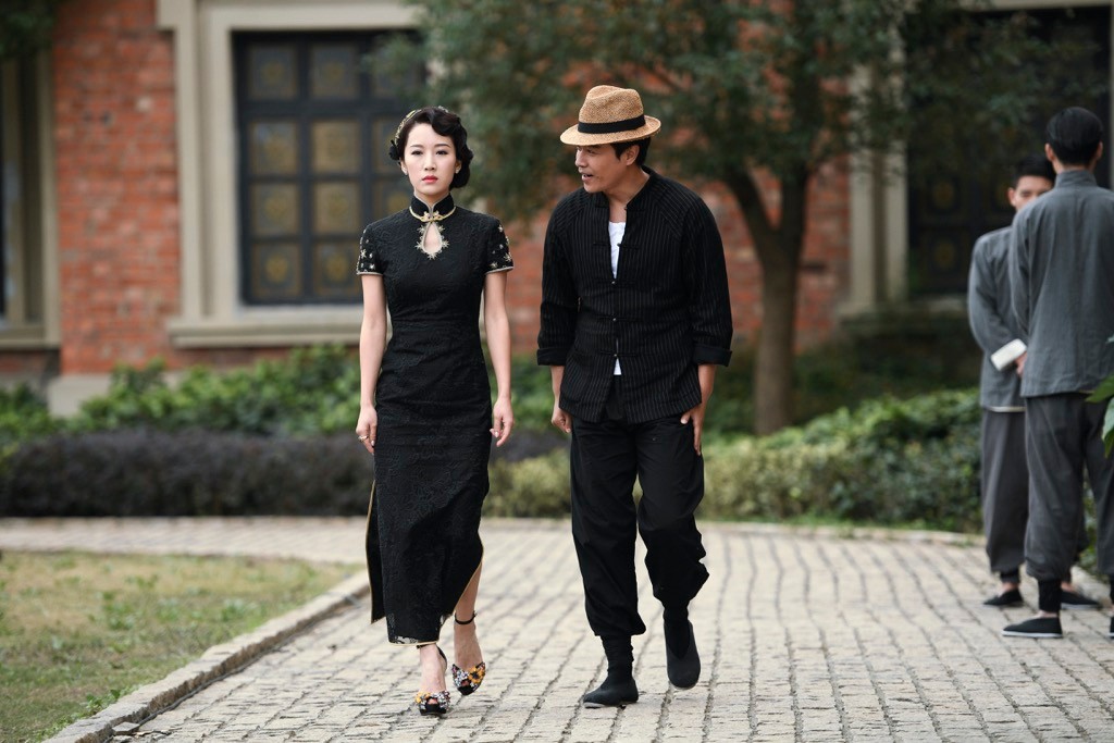 李念出演京剧名伶露伶春