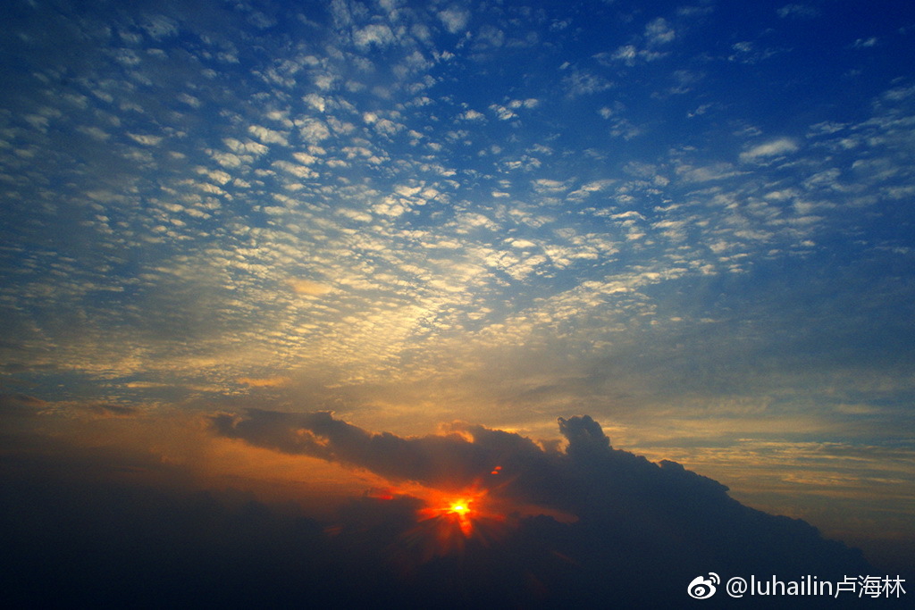 雲上的日子詩意，夢中的時光浪漫，天上人間美不可言。|詩意|時光|浪漫|天上人間|雲上的日子_新浪新闻