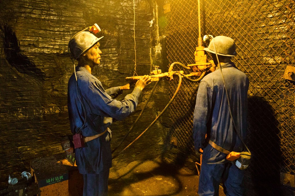 开滦煤矿工人运动图片