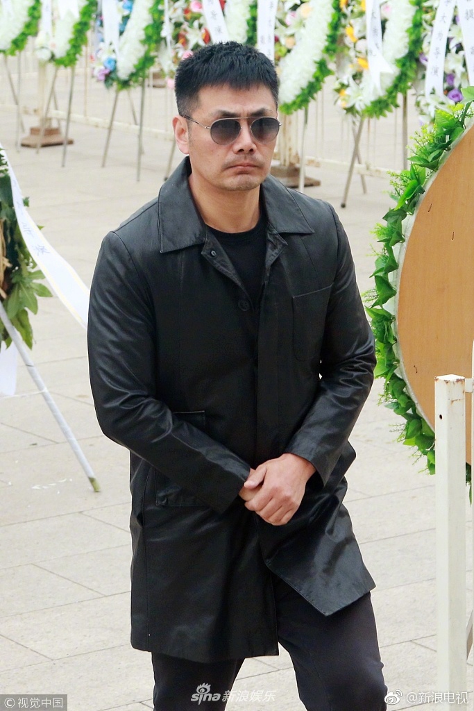 李大为导演告别仪式举行 董洁张雪迎邵兵等悼念