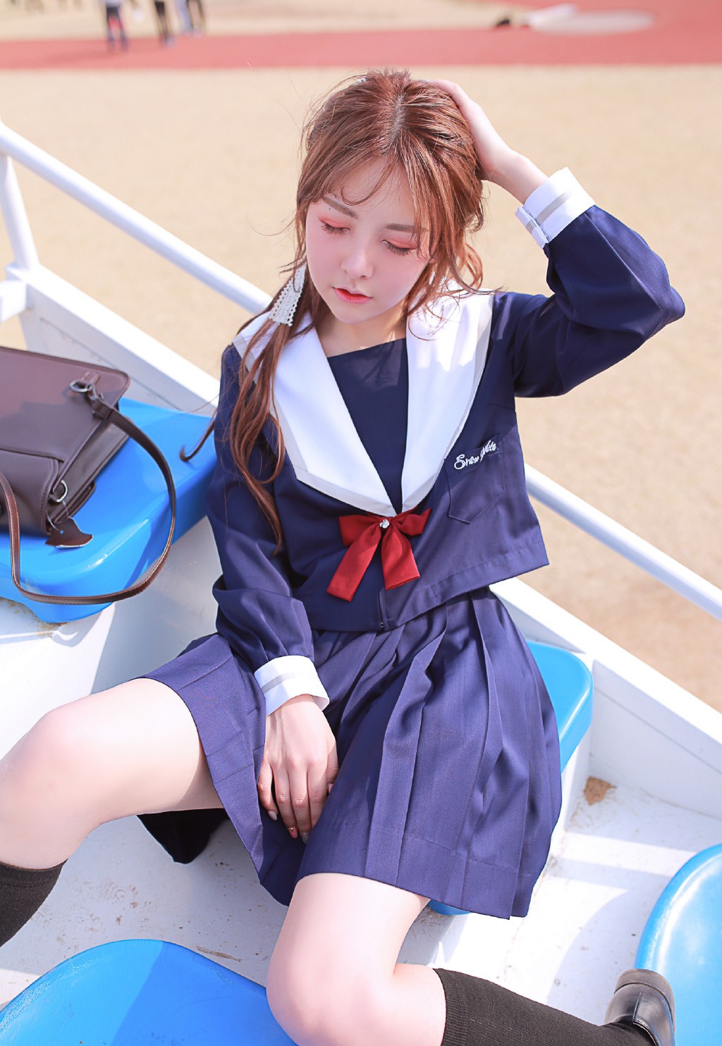 清纯美女摄影:穿jk制服的性感小姐姐