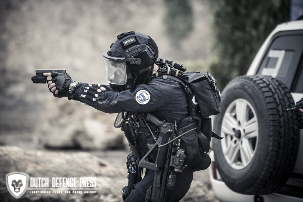 2018年法国萨托里防务展上的法国国家宪兵干预队（GIGN）|宪兵|法国|劫机者_新浪新闻