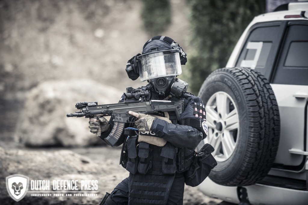 2018年法国萨托里防务展上的法国国家宪兵干预队（GIGN）|宪兵|法国|劫机者_新浪新闻