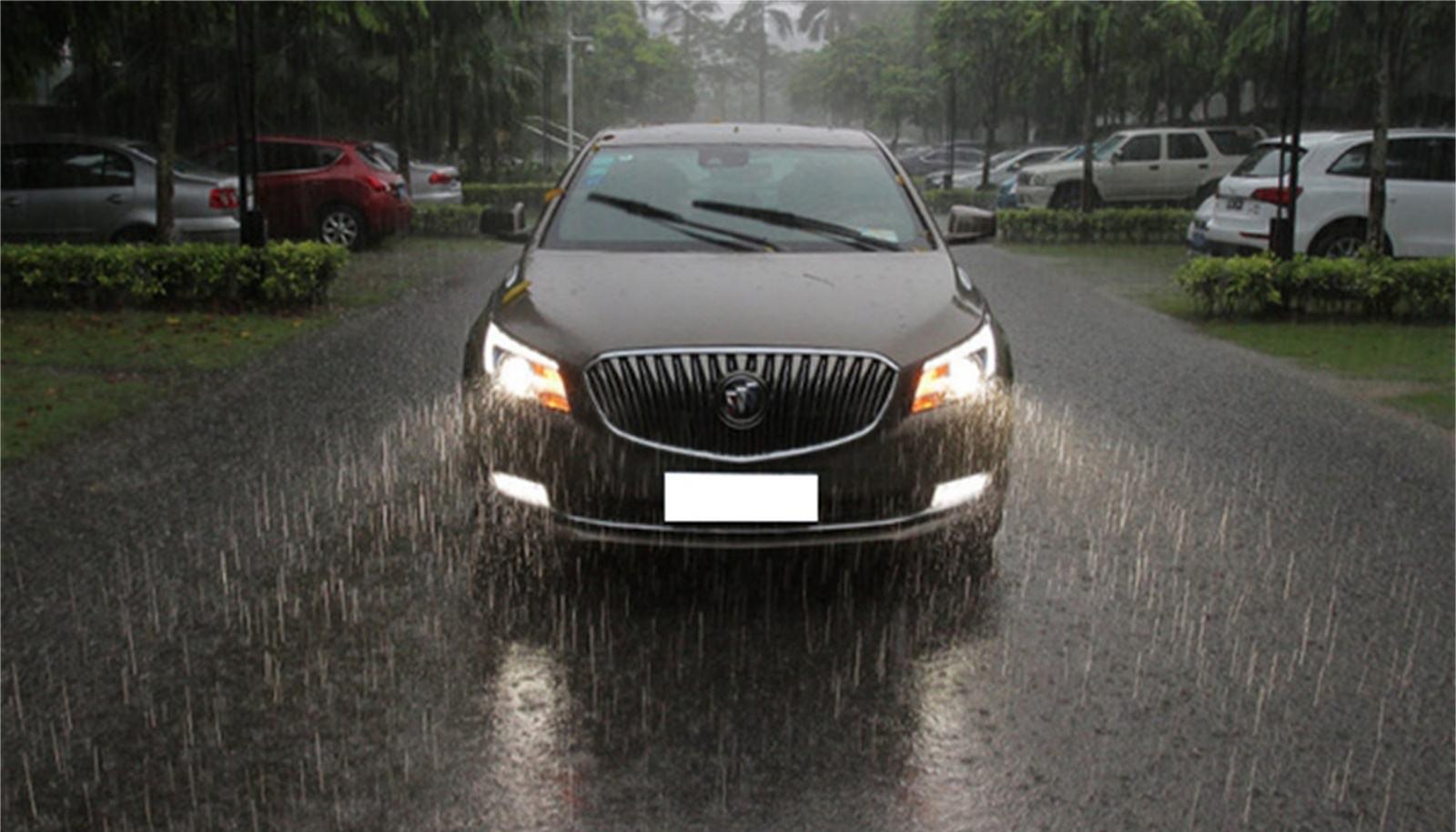 雨天最能救命的开车技巧 有车一族可以看过来哦-新浪汽车