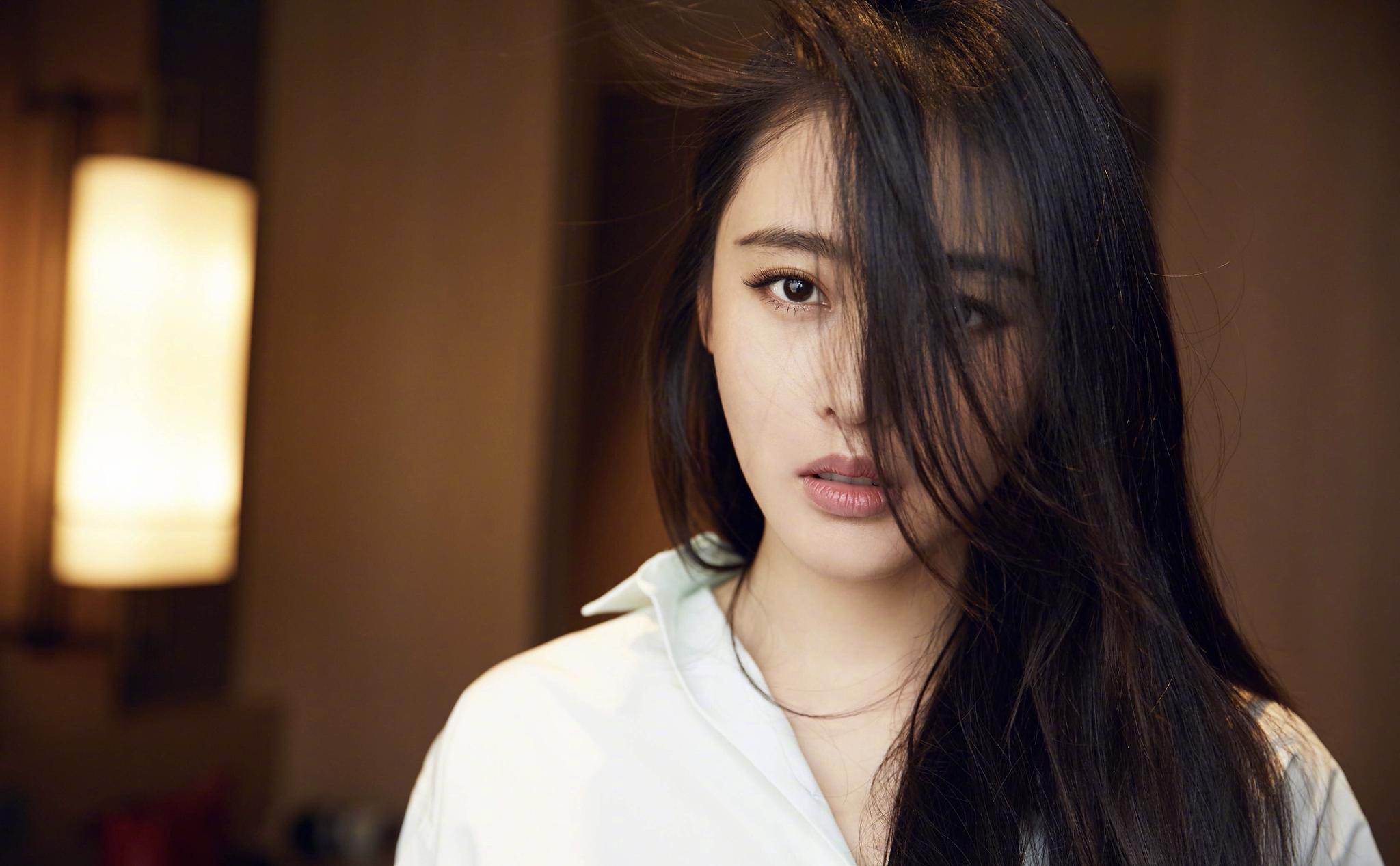 她原名叫张娇,演穿越剧走红前遭男友抛弃,如今28岁还是单身?