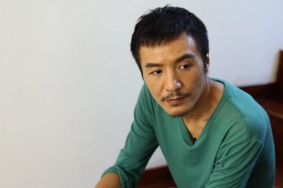 乐坛综艺绝缘体被邻居骗30万跑路,无奈委身上节目坦言只为挣钱!